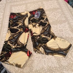 Plushkins “Prehistoric Love” Capri Leggings